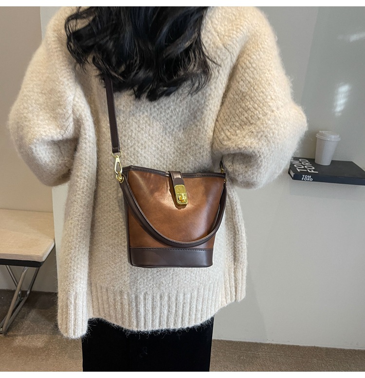 New Women's Bag Maillard Handheld Bag Women's Retro Contrast Color Bucket Bag Small and Versatile One Shoulder Crossbody Bag_voghion.com