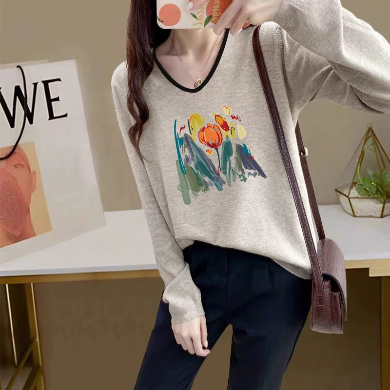 Хлопок с положительным плечом американский v-образный вырез с длинными рукавами футболка нижняя рубашка 2024 осенний дизайн свободный уникальный шикарный топ