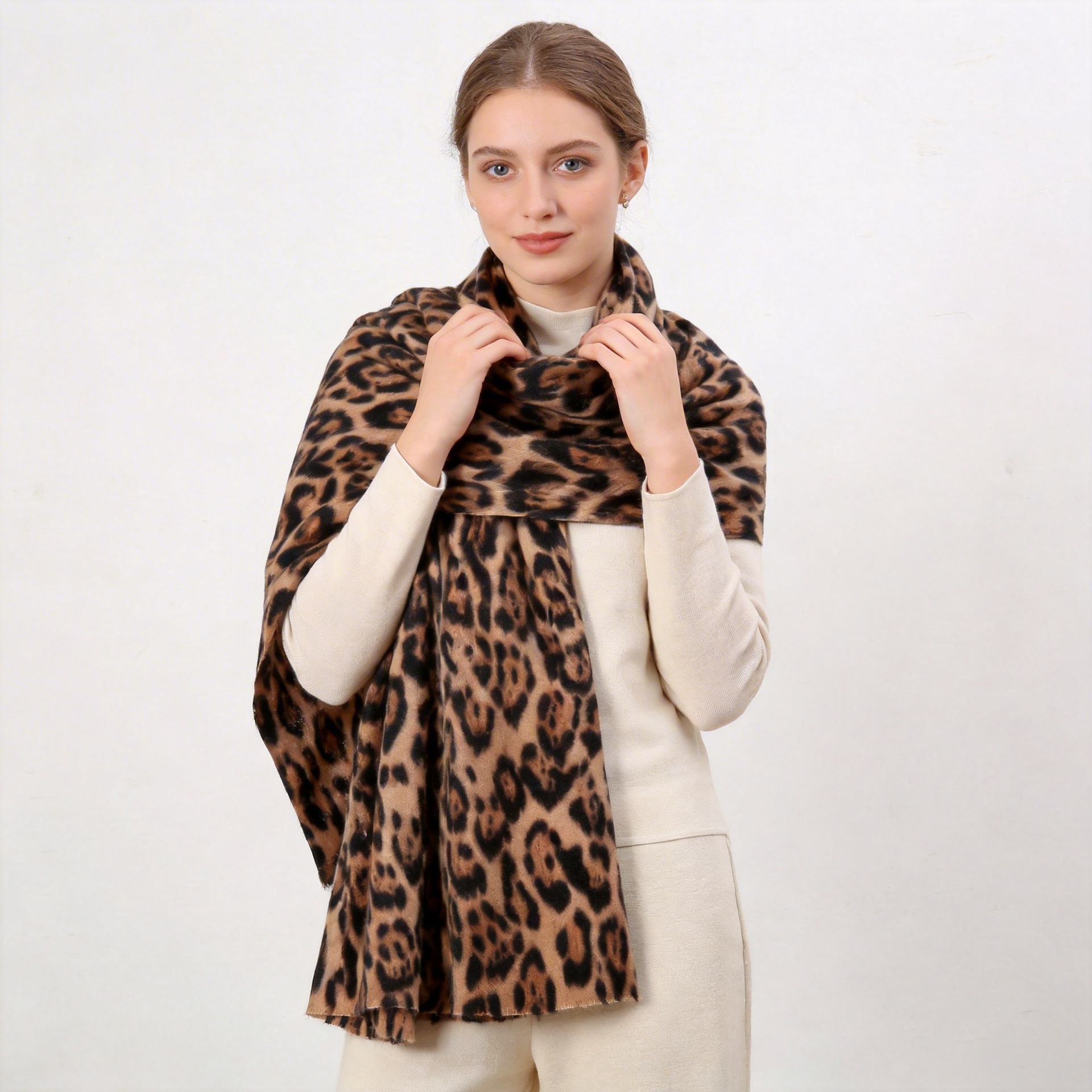 70 Leopard Print Foreign Trade Cross-Border Live Broadcast New Autumn and Winter Skin-Friendly Warm Faux Cashmere Printed Scarf Versatile Shawl