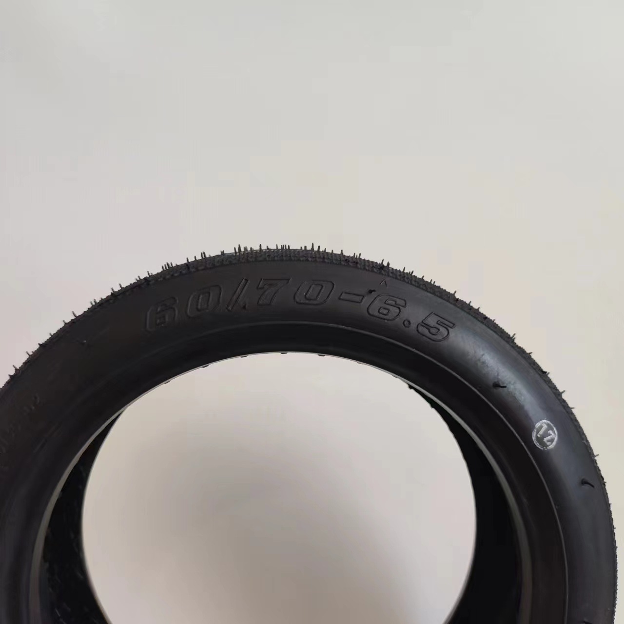 Factory wholesale a generation of 60/70-6.5 electric scooter outer tube inner tube thickened wear-resistant curved mouth straight