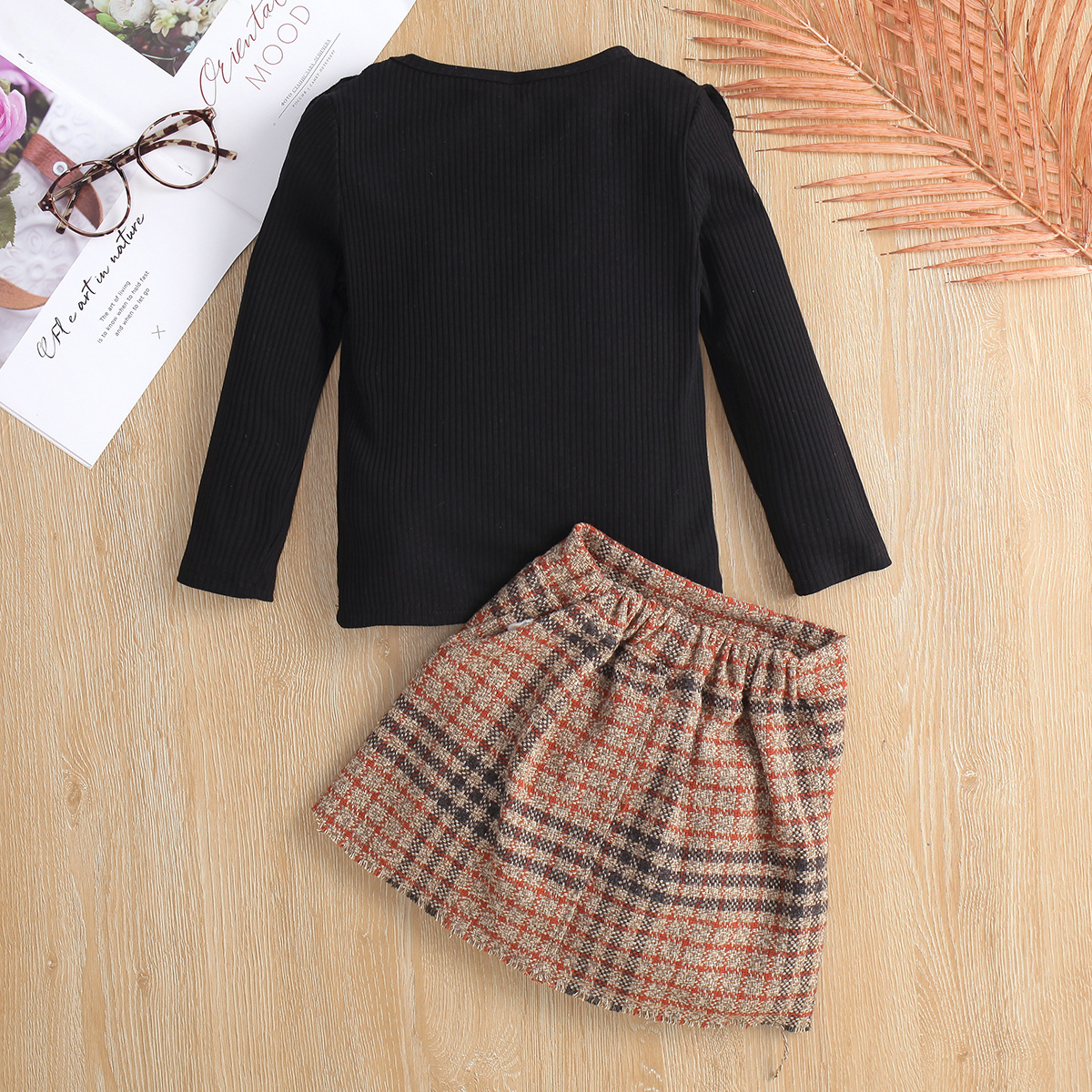 Ensemble deux pièces chemise tricotée en dentelle à manches longues et col rond pour enfants, nouvelle collection automne 2024_voghion.com