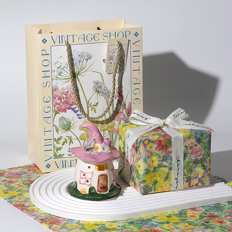 La atmósfera de la casa mágica, luces nocturnas, decoraciones de escritorio, regalos de cumpleaños para las niñas y amigas, Navidad.