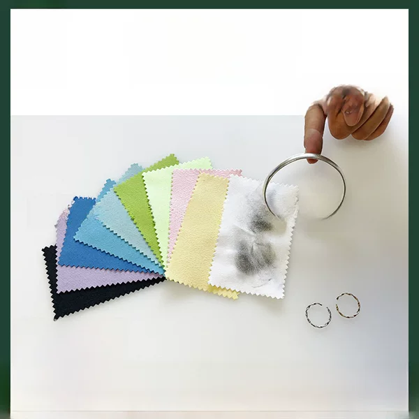 Factory wholesale double-sided velvet wiping gold and silver jewelry polishing cloth can be printed independent packaging antioxidant wiping silver cloth