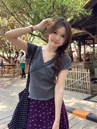 [300g 5x4 Ribbed Trim] Ruffled V-Neck Clavicle-Slit Off-Shoulder Short-Sleeve T-Shirt for Women, Slimming High-Waist Cropped Top