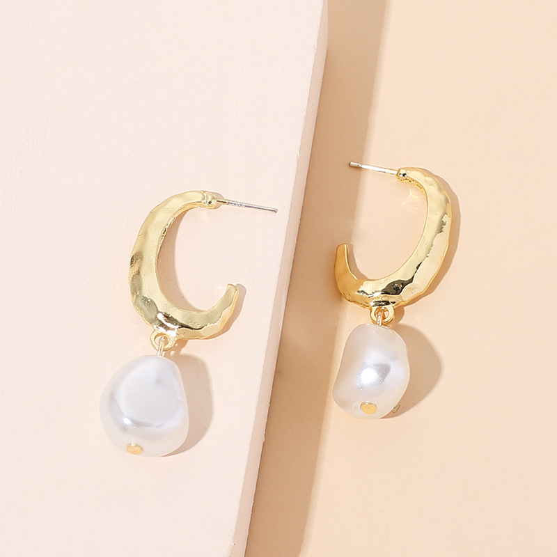 9g Weight Earrings Classification Wedding, Travel, Birthday, Festival Occasion Women'S Gender Gold Color Korean Geometric C-shaped Pearl Stassel Earring 2