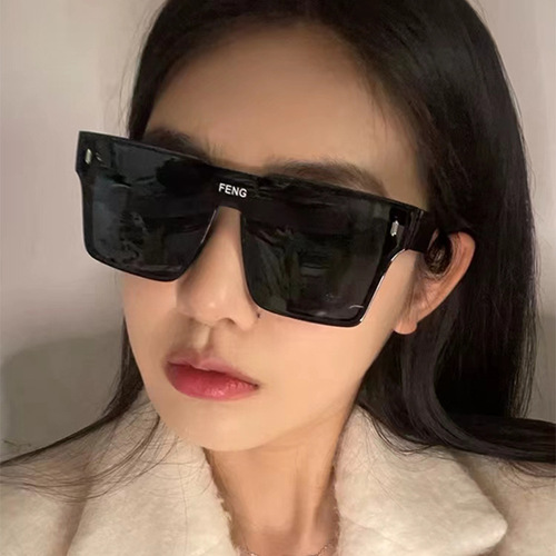 新款韩版方形太阳镜网红同款风镜潮流高级感墨镜开车街拍防紫外线