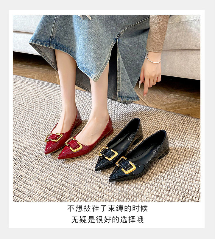 Giày lười nữ mũi nhọn gót thấp khóa kim loại phối màu trơn — màu đen, màu đỏ chi tiết 10