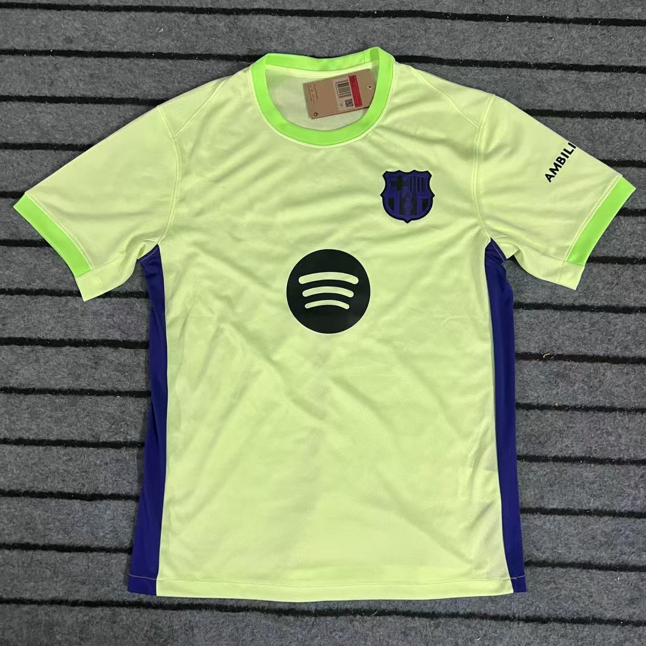 Una generación de uniformes de fútbol, nuevos uniformes de entrenamiento, camisetas, Italia AC, Barcelona, Real Madrid, Brasil, Japón, Ajax