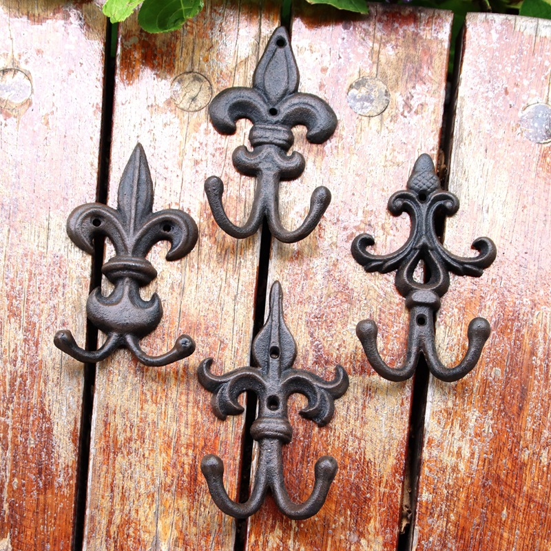 Gancho Perchero de Hierro Fundido Decorativo para Hogar y Jardín