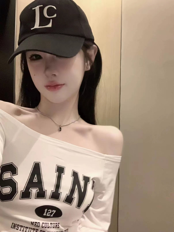 純欲風ギャル一字肩長袖tシャツ女性春秋新作修身ショートタイプのスリムデザイン感があります。|undefined