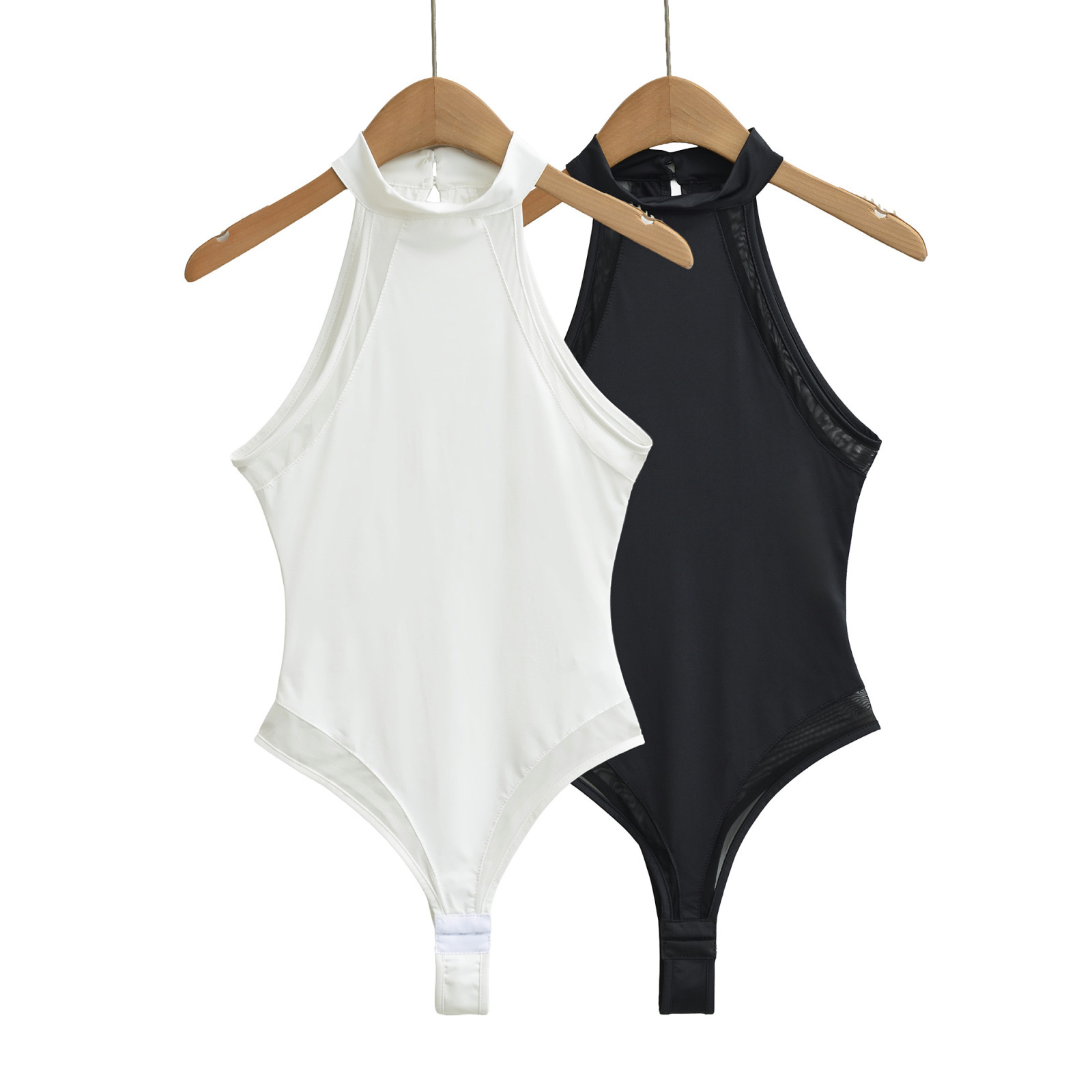 Cross-border women's clothing 2026 summer new style: sexy sleeveless halter top, casual and fashionable bodysuit.