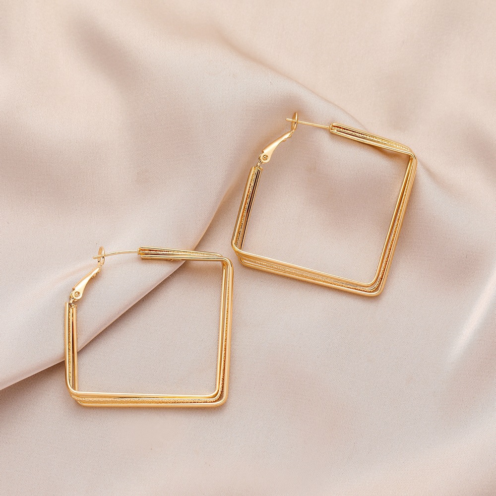 Simple Geometric Squre Stripe Metal Hoop Earrings Wholesale display picture 4