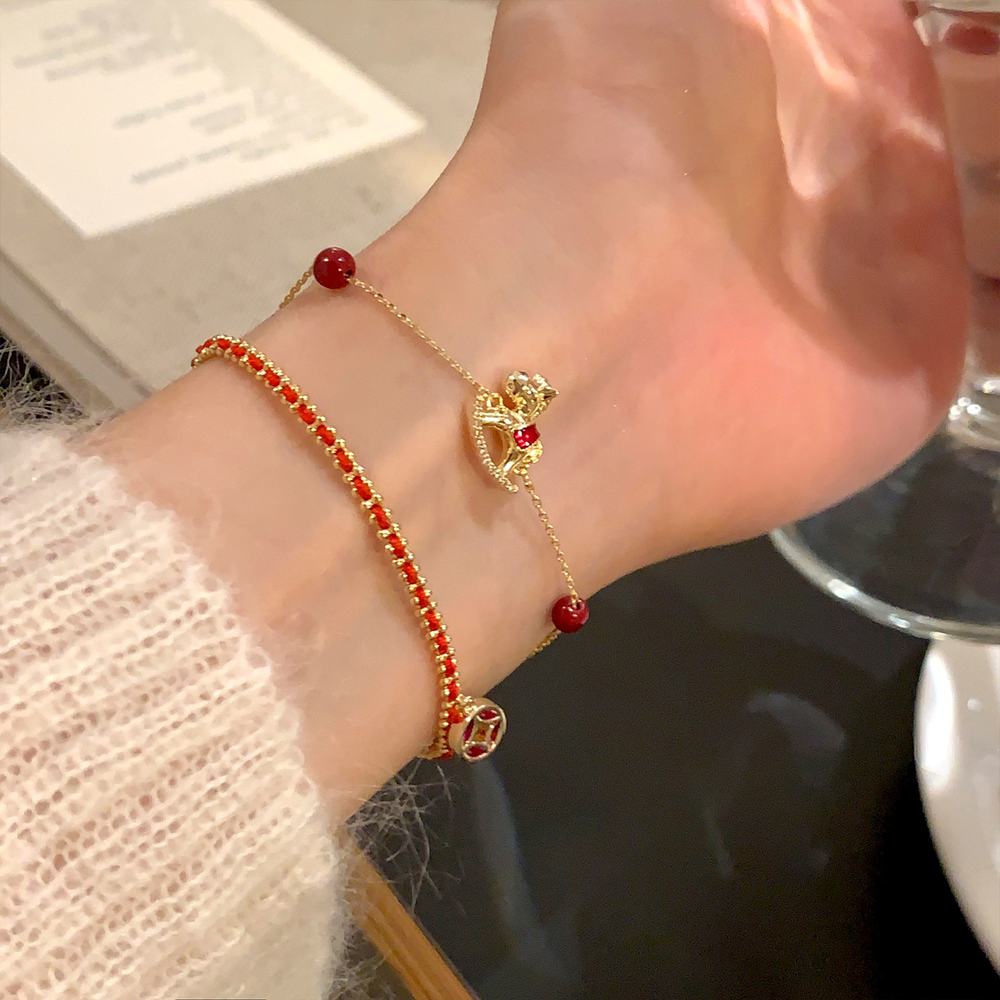 本命年红绳小马钱币织双层手链女轻奢高级感手绳气质手饰