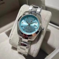 ヴィヴィアン・シ・テルの全シリーズ、アイスブルーのクォーツサターンウォッチ、女性用腕時計、卸売販売