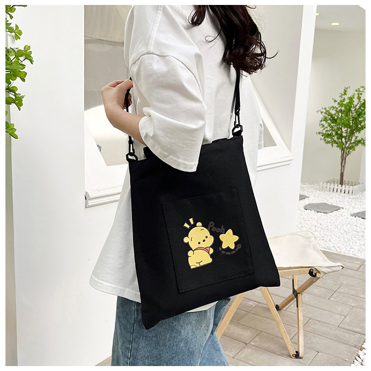 New high-appeartion-level hand-held tote bags are selling well, large-capacity single-shoulder crossbody bags, and wholesale canvas bags for junior and senior high school students Item Picture
