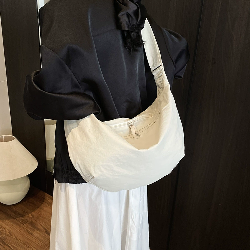 Capacious one-shoulder bag for leisure, shoulder bag, Korean style