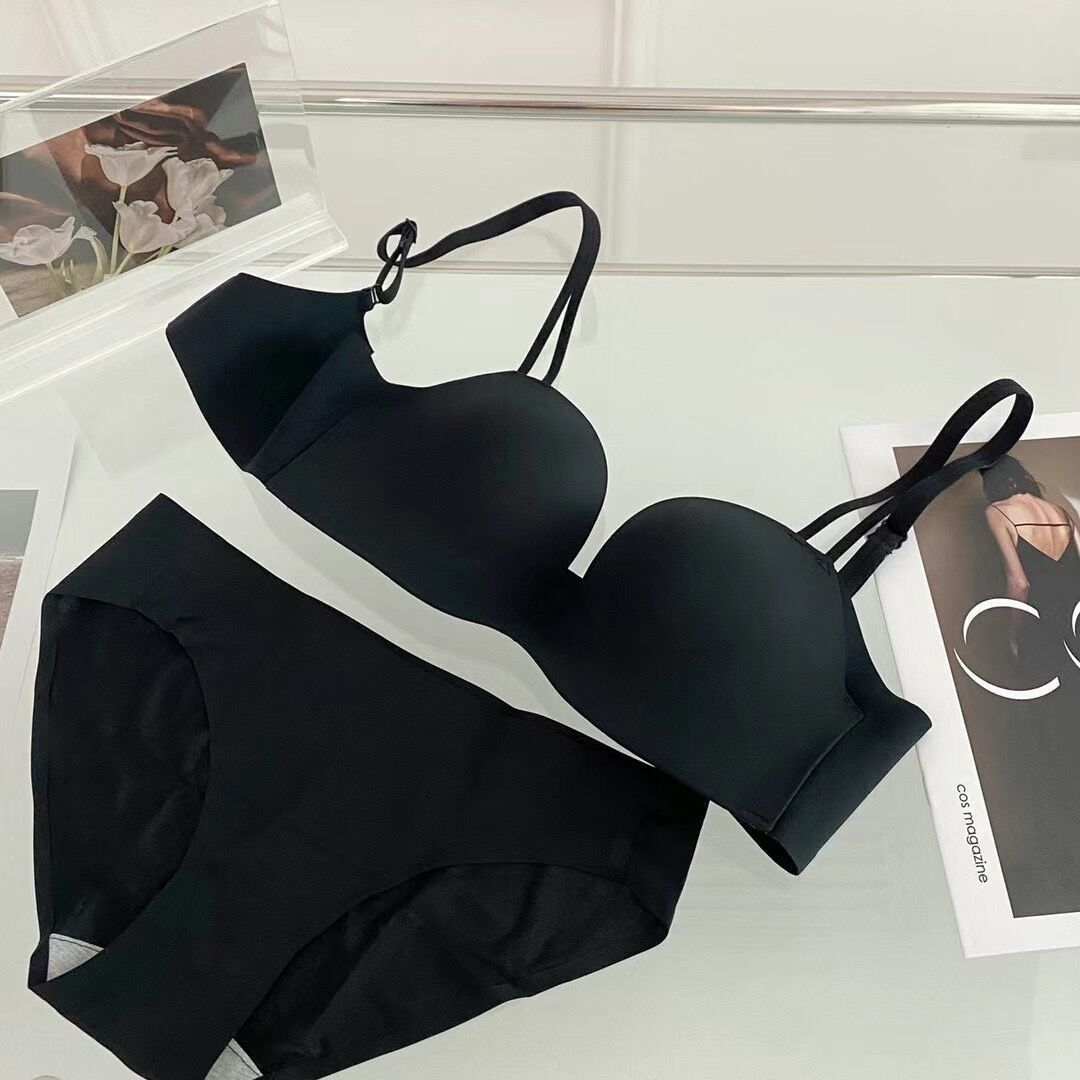 加厚显大内衣女小胸聚拢上托收副乳胸罩无钢圈防下垂平胸文胸套装