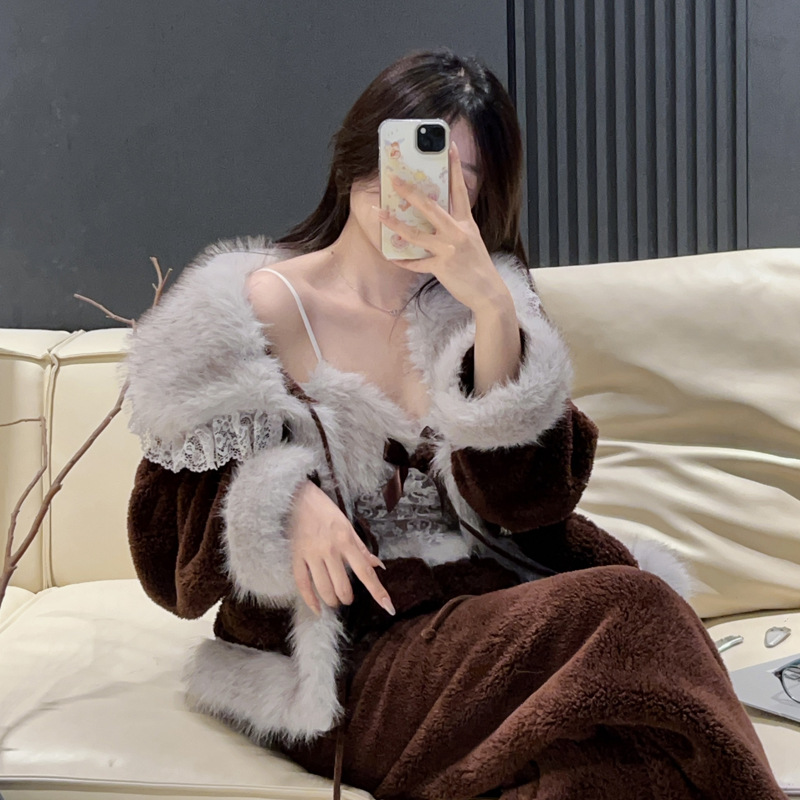 轻奢大毛领睡衣女冬保暖性感御姐风吊带三件套装珊瑚绒加厚家居服