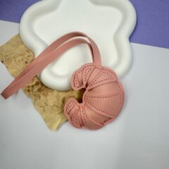 时尚创意仿真皮手工制作牛角包包扣挂件挂饰手工包包挂件工厂批发
