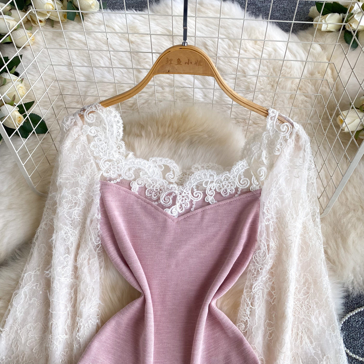 Elegante Langarm Strickjacke Mit Spitzenbesatz Und Karreeausschnitt_voghion.com