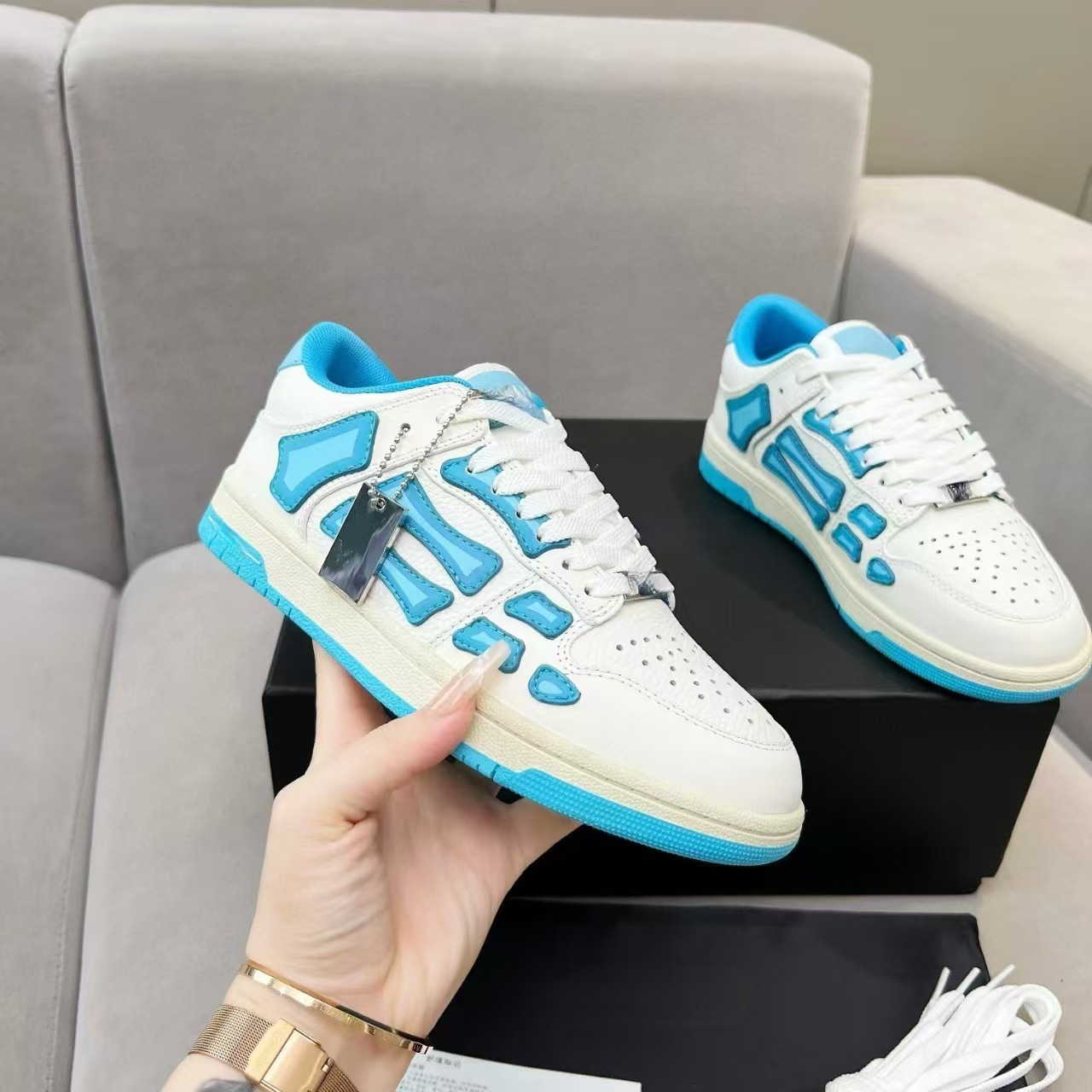 Two-tone fashionable universal breathable sneakers with shoelaces, Collection Year 2024, for beloved, genuine leather