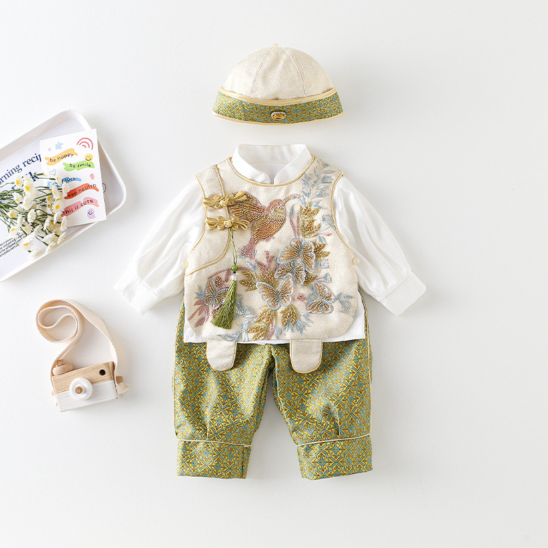 Conjunto de cuatro piezas + sombrero