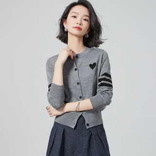 时尚羊毛圆领灰色刺绣爱心针织衫女早秋新款休闲修身百搭小开衫女
