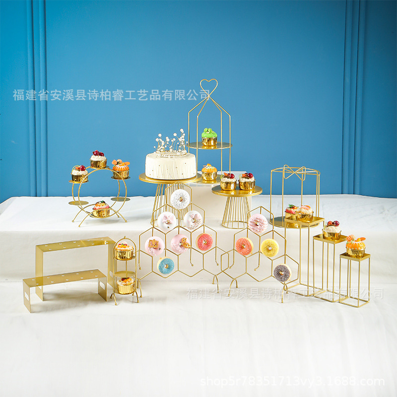 Estandarte de pastel europeo Tea de la tarde Tea Break Self-service Showcase de hierro forjado oro Decoración de postre creativa image 3