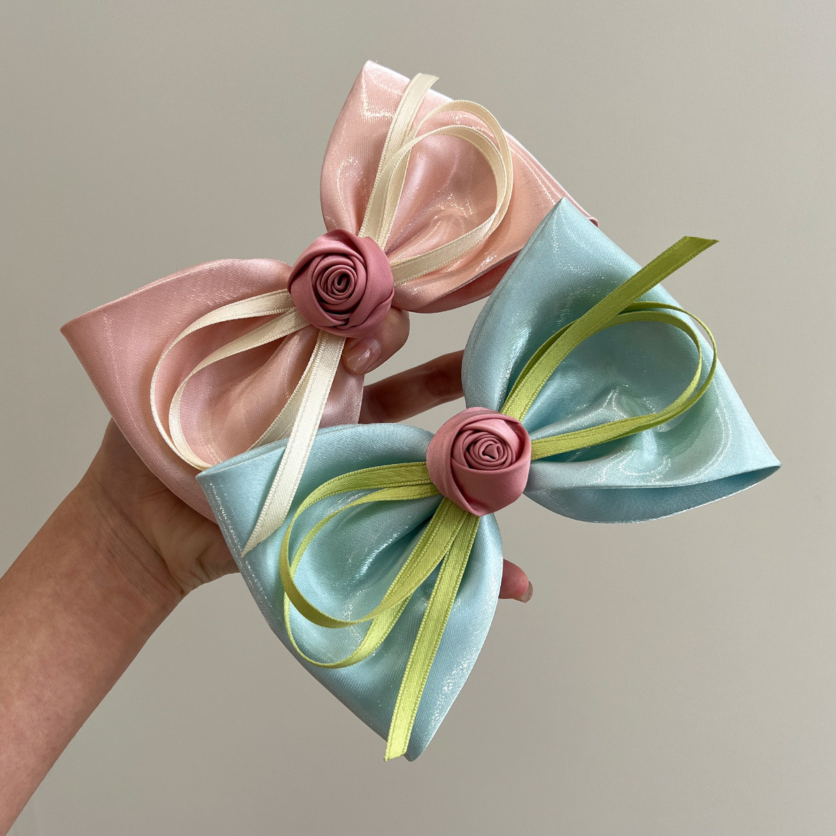 春夏新款緞面小玫瑰花蝴蝶結髮夾彈簧夾光澤感頭飾韓國東大門髮飾