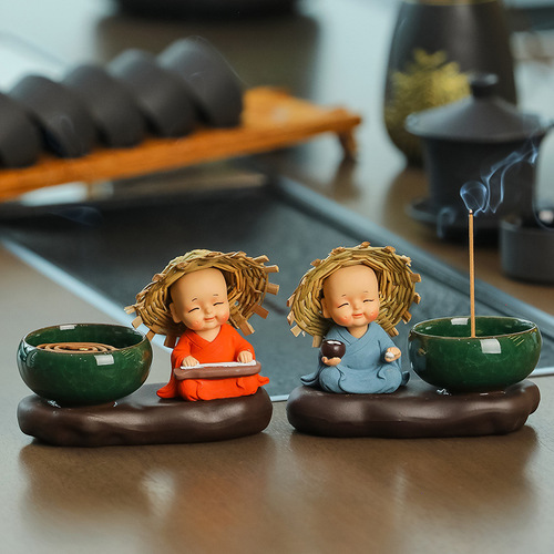 Nuejie Creative Cute Grass Hat Monk Zen Aroma Diffuser Desk Ornament Sandalwood Agarwood Incense Holder Aroma Seat