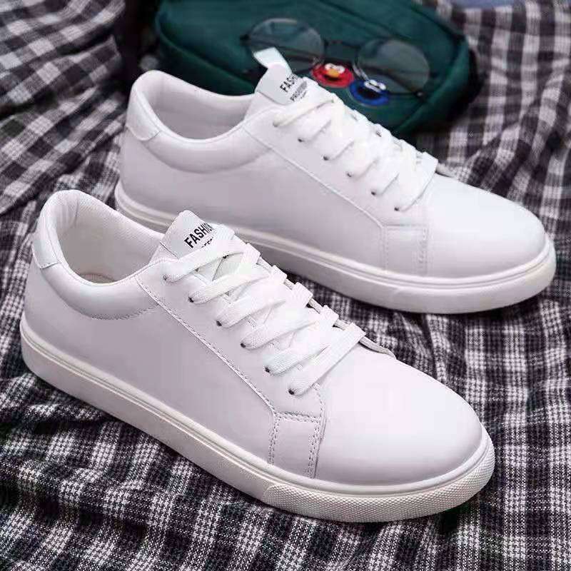 Zapatos blancos pequeños, zapatos de todo fósforo transpirables y desodorantes de verano para hombres, zapatos de tabla coreanos atractivos de moda para hombres, zapatos casuales planos bajos