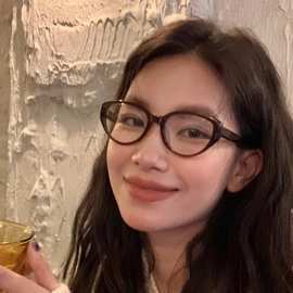 2025新款小框素颜防蓝光眼镜女可配镜近视片辣妹高级感茶色平光镜