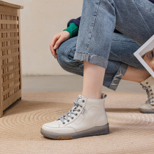 大雨儿抖音同款马丁靴2025新款靴子秋冬电绣高帮女士小白鞋女大码