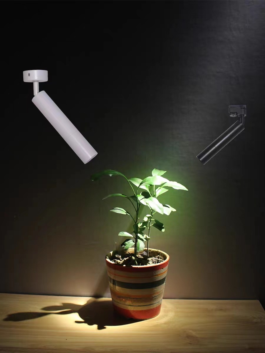 Surface-mounted anti-glare long-tube hotel track lighting for restaurants, KTVs, lounge bars, and LED hotel ceiling-moving spotlights.