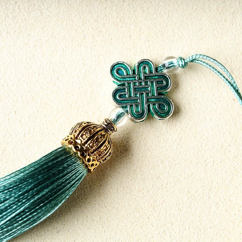 Handheld Carved Sandalwood Comb, Retro Lotus Design with Tassel, Small Gift, 50 g