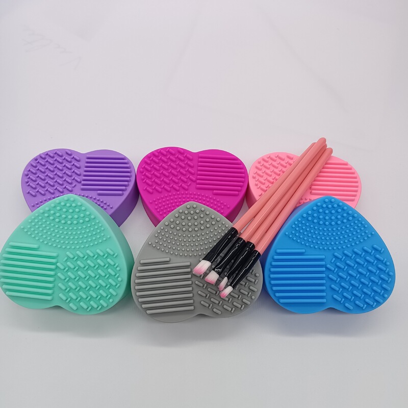 Manufacturer Wholesale Silicone Heart-Shaped Cleaning Brush for Makeup Brushes, Heart-Shaped Brush Beauty Box