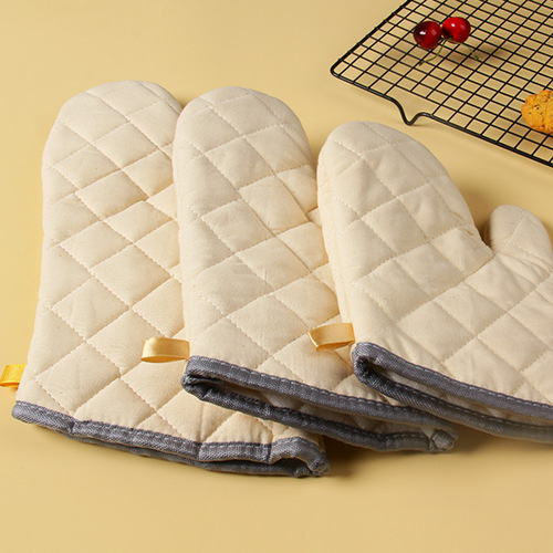 Wholesale thickened high temperature resistant anti-scalding gloves for baking kitchen oven microwave oven insulation gloves large, medium and small