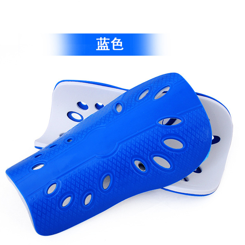 Protector de pierna de fútbol de alta calidad tablero de enchufe protector de pierna transpirable ultra-ligero con agujeros protector de pantorrilla enchufe tablero de enchufe almohadilla de rodilla