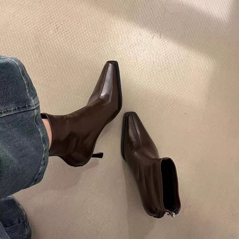 Autumn and Winter Brown Stiletto Heel Short Boots for Women, New Autumn and Winter Style with Back Zipper, Square Toe, Retro, Versatile, Slim-Fit Boots Autumn and Winter Brown Stiletto Heel Short Boots for Women, New Autumn and Winter Style with Back Zipper, Square Toe, Retro, Versatile, Slim-Fit Boots