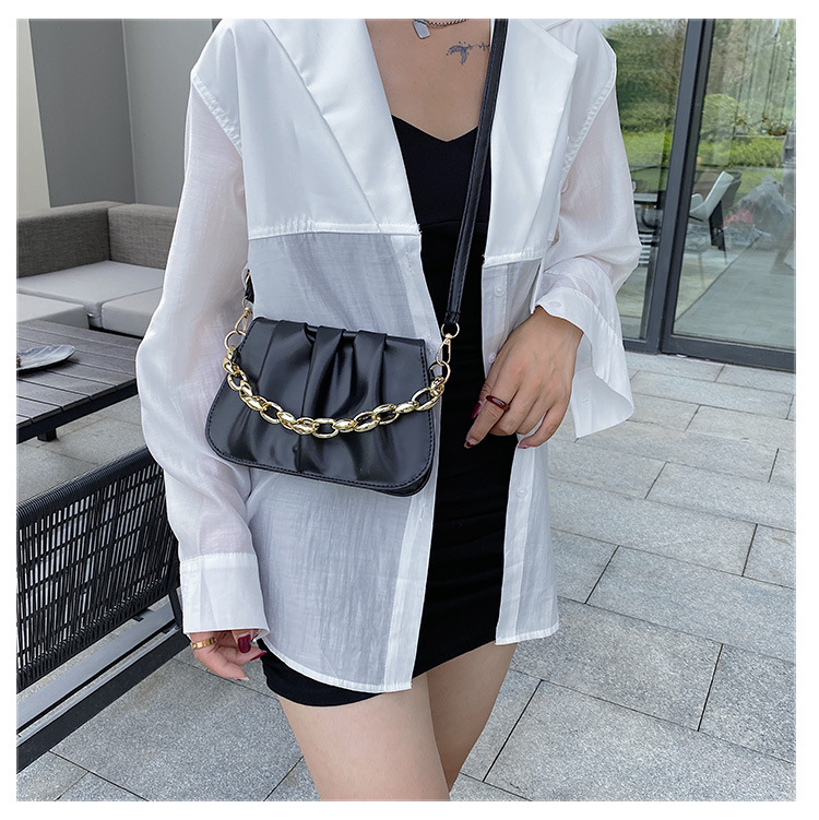 Korean One-shoulder Fold Messenger Square Small  Chain  Bag Wholesale Nihaojewelry display picture 10
