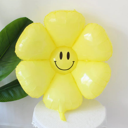 웃는 노란색과 스몰 사이즈 데이지