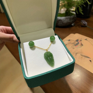 Hotan Jade Jasper Leaf Clavicle Chain➕Stud earring suit, 18k gold set button head, delicate jade, color