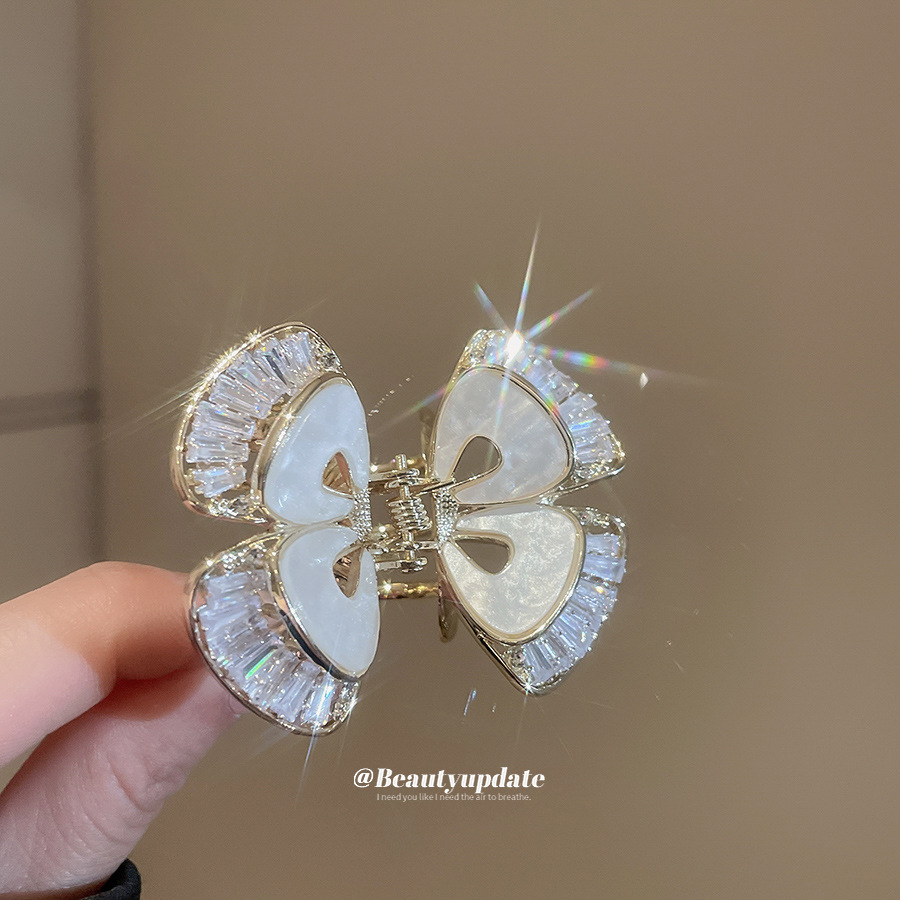 Zircon Fritillaria Horquilla de mariposa de doble capa Temperamento exquisito de alta calidad Clip de tiburón en la parte posterior de la cabeza Clip de agarre de moda Accesorios para el cabello femenino