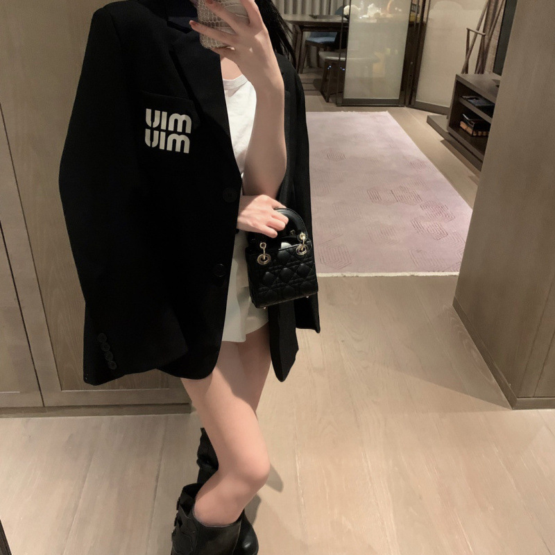 mm25秋冬新款小众设计字母印花满天星珍珠西装外套|undefined