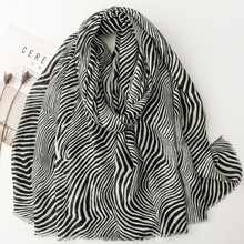 厂销外贸出口跨境直播斑马线条印花丝巾缎棉长巾春秋防晒旅游围巾