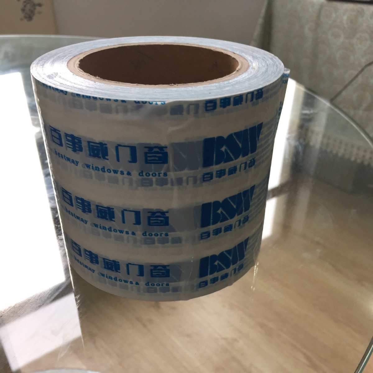 铝型材表面保护膜 印字高粘 中粘0.05MM 200M 可分切 工程防护