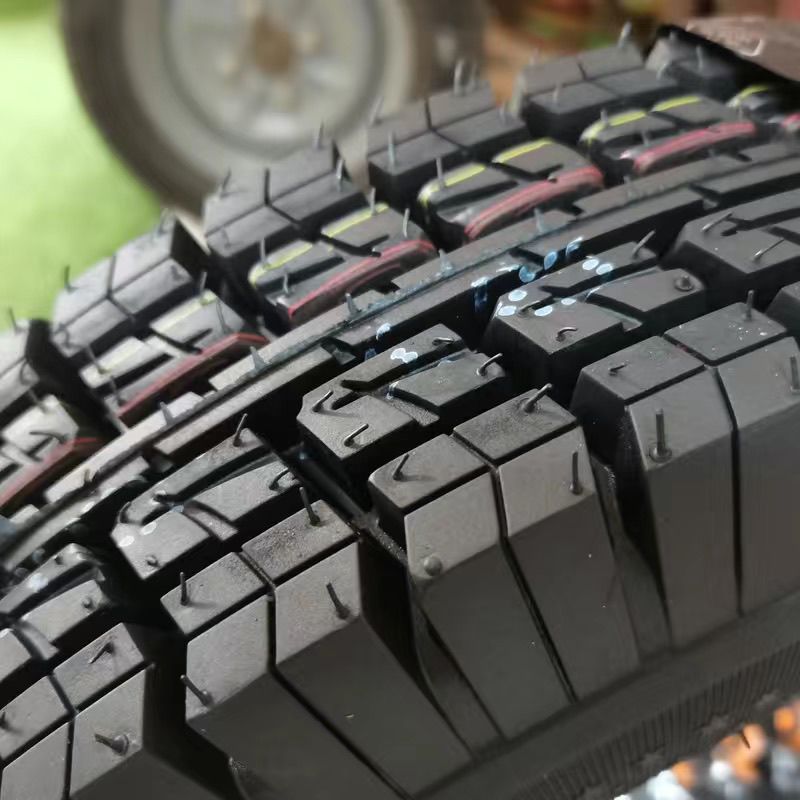 Steel Wire 4.00-10 Tubeless Tire Aluminum Rim Hub Full Set of Electric Four-Wheeler 4.50-10 Rain and Snow Anti-Skid Inner and Outer Tires