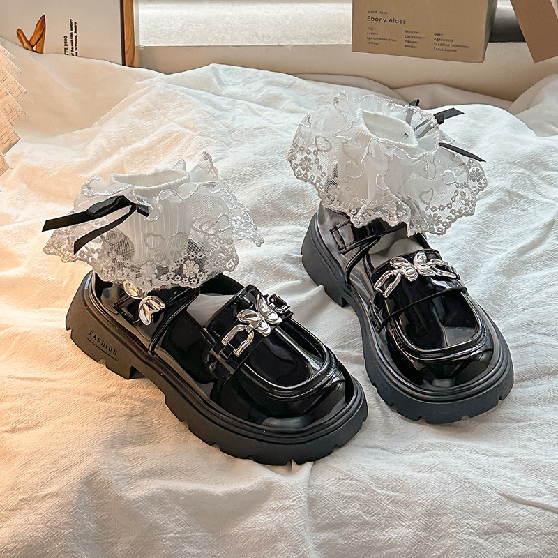 Zapatos de cuero para niñas 2025 nuevos zapatos de música para niños de primavera y otoño zapatos de princesa con lazo de estilo occidental zapatos de rendimiento negros para niñas
