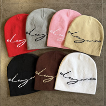 秋冬设计款提花字母针织帽男女保暖简约户外休闲冷帽套头毛线帽子