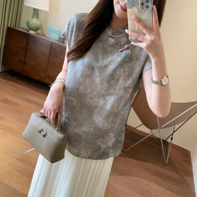 新しい中国風のレトロなボタン付き小さなスタンドアップカラー模造香り雲糸刺繍中国風シャツトップ 2025 夏新|undefined